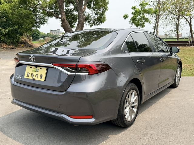 TOYOTA豐田 ALTIS  第2張相片
