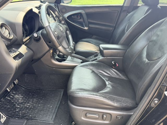 TOYOTA豐田 RAV4  第7張相片