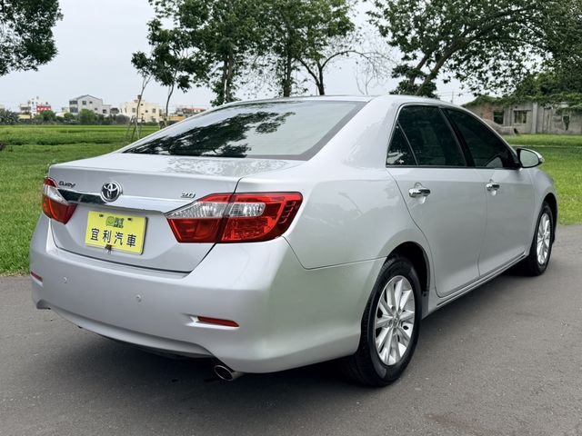 TOYOTA豐田 CAMRY  第2張相片