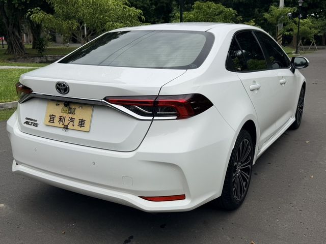 TOYOTA豐田 ALTIS  第2張相片
