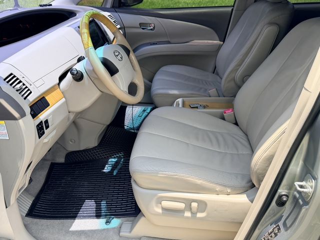 TOYOTA豐田 PREVIA  第12張相片