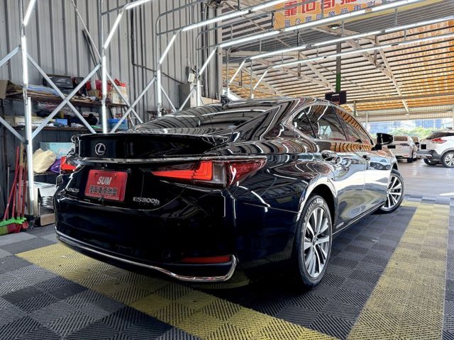 新達汽車 2020年 Lexus ES 300h 天窗 環景 導航 可全貸  雙前座電動8向調整 數位電視  第3張相片