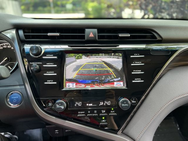 Camry 油電 新款 一手車 跑少 抬頭顯示器  第17張相片