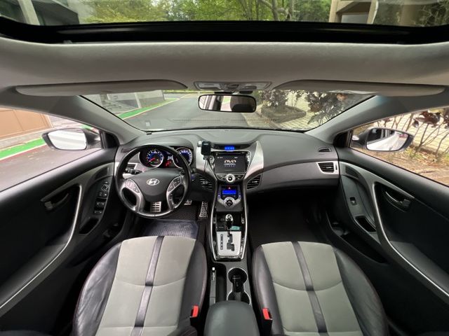 Elantra 1.8 黑潮版 8向電動椅 摸門 免鎖匙 跑少  第8張相片