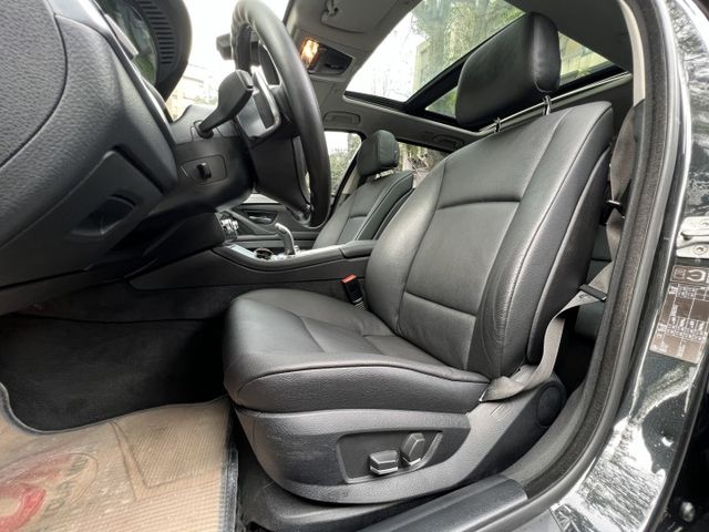 528i 旅行車 頭批3.0 電動以電動方向盤 IKEY  導航快撥  第10張相片