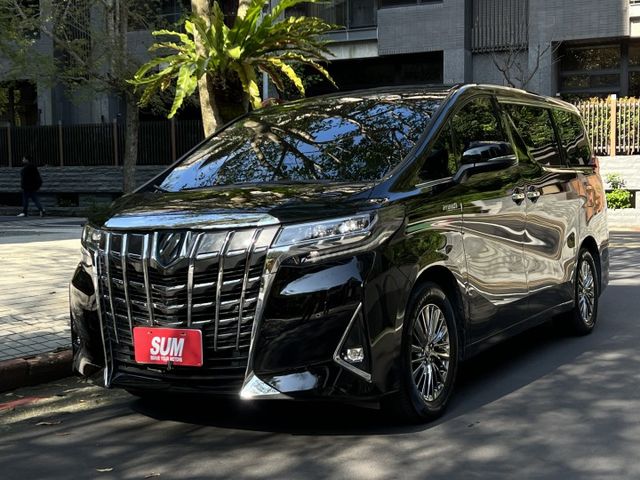 Alphard 2.5油電 低調黑 高雅米 車內舒適的氛圍活力  第1張相片