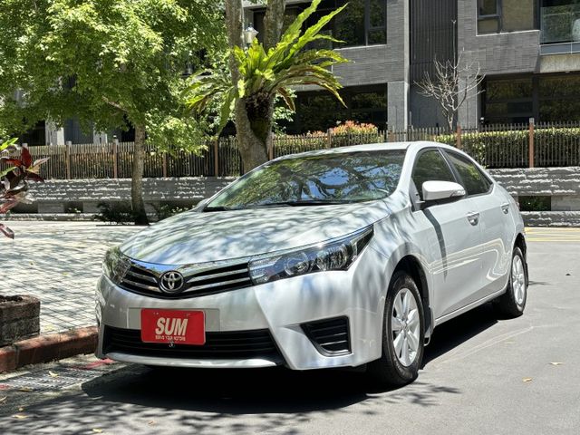電動收折 運動方向盤 倒車顯影 導航 四輪剛更換  第1張相片