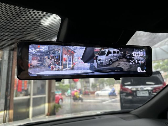 油電旗艦版 CROSS 一手車跑少 電尾 環景 盲點 電動椅  第11張相片