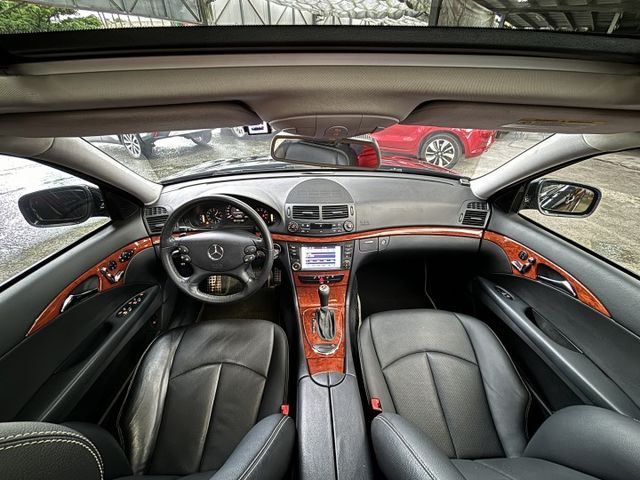 極品稀有E280 尖頭小改款 車況優車主用心照顧W211  第11張相片