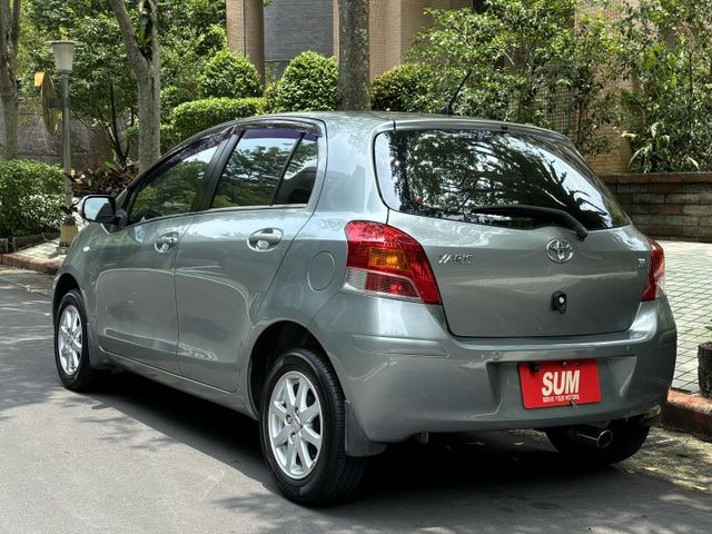 Yaris 經典小鴨 代步車 好保養 省稅金 6/4分離座椅  第3張相片