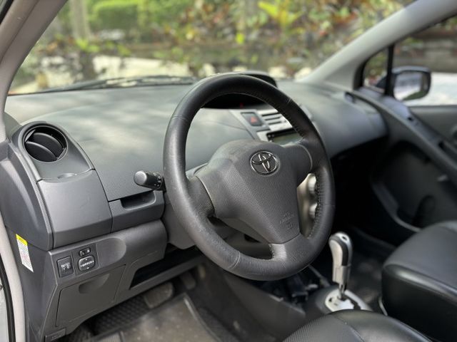 Yaris 經典小鴨 代步車 好保養 省稅金 6/4分離座椅  第7張相片