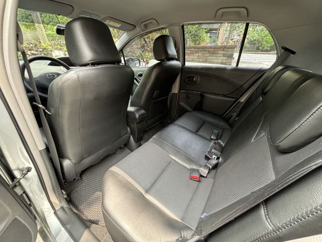Yaris 經典小鴨 代步車 好保養 省稅金 6/4分離座椅  第10張相片