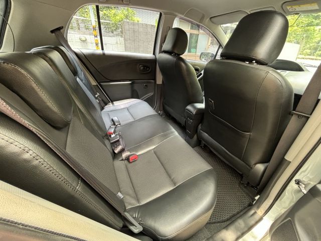 Yaris 經典小鴨 代步車 好保養 省稅金 6/4分離座椅  第12張相片