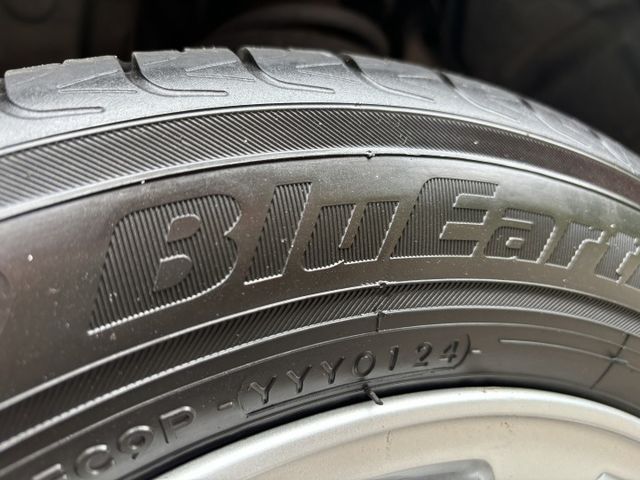 Yaris 經典小鴨 代步車 好保養 省稅金 6/4分離座椅  第14張相片
