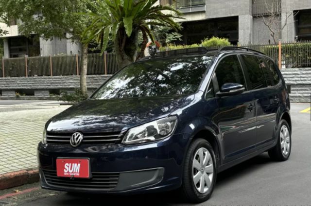Touran 1.6 TDI 七人座 全景 倒車顯影 自動大燈 胎壓  第1張相片