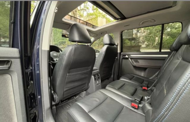 Touran 1.6 TDI 七人座 全景 倒車顯影 自動大燈 胎壓  第9張相片