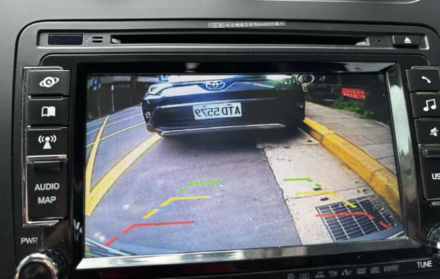 Touran 1.6 TDI 七人座 全景 倒車顯影 自動大燈 胎壓  第13張相片