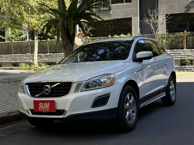 白色 T5 恆溫 盲點 後座出風口 兒童增高墊 電尾門 ABS 輪胎新  第1張相片