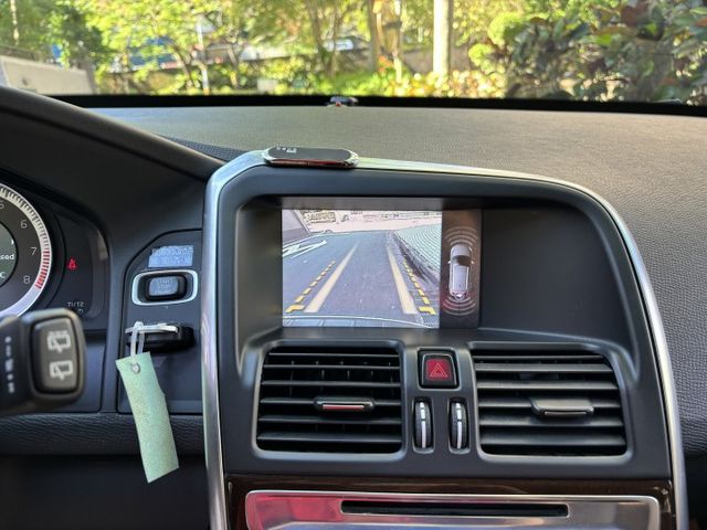 白色 T5 恆溫 盲點 後座出風口 兒童增高墊 電尾門 ABS 輪胎新  第14張相片