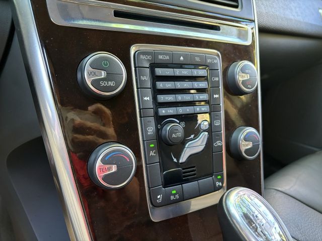 白色 T5 恆溫 盲點 後座出風口 兒童增高墊 電尾門 ABS 輪胎新  第15張相片