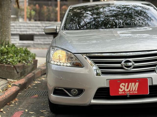 『實車實價』Sentra 1.8 ikey 定速 胎壓 自動大燈 恆溫 跑少  第7張相片