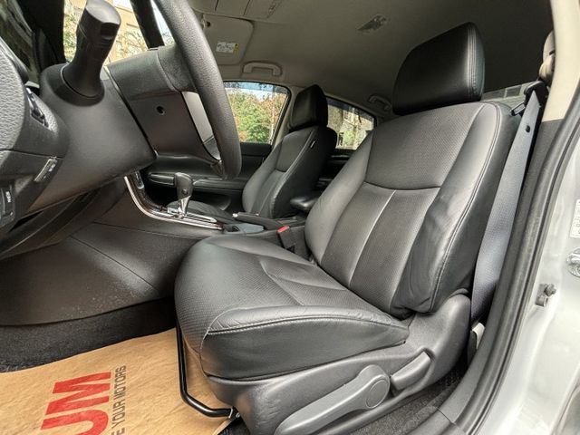 『實車實價』Sentra 1.8 ikey 定速 胎壓 自動大燈 恆溫 跑少  第10張相片