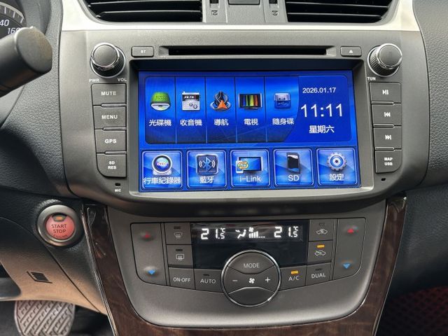『實車實價』Sentra 1.8 ikey 定速 胎壓 自動大燈 恆溫 跑少  第16張相片