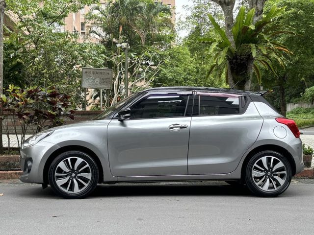 『實車實價』Swift 1.0T 雙色車頂 Ikey 盲點 倒車顯影 前車距雷達  第2張相片
