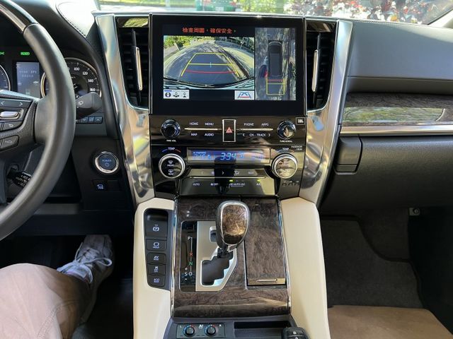 Alphard 2.5油電 低調黑 高雅米 車內舒適的氛圍活力  第20張相片