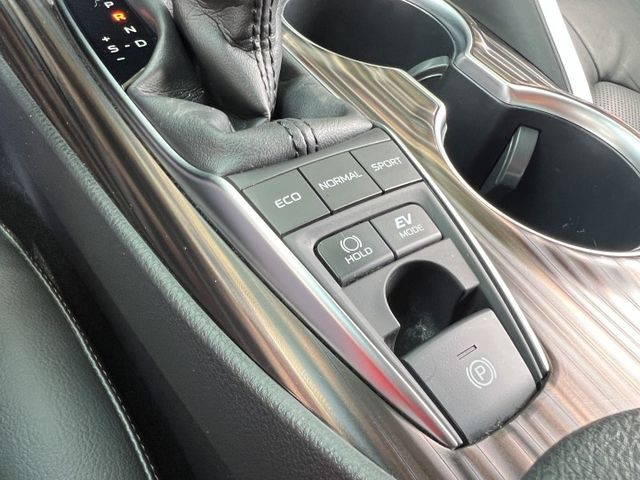 Camry 油電 新款 一手車 跑少 抬頭顯示器  第19張相片