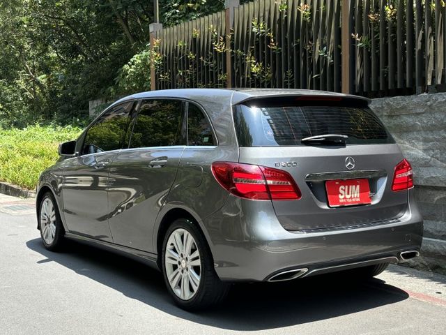 『實車實價』B200 1.6T 小改款 彩色儀表板 自動大燈 定速 全景 記憶椅  第3張相片