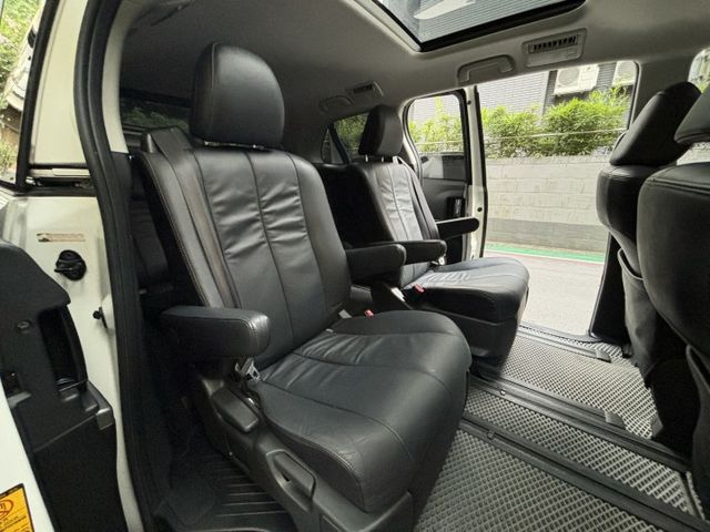 『實車實價』Previa 2.4 雙電滑 電動尾門 電動椅 定速 IKEY  第18張相片