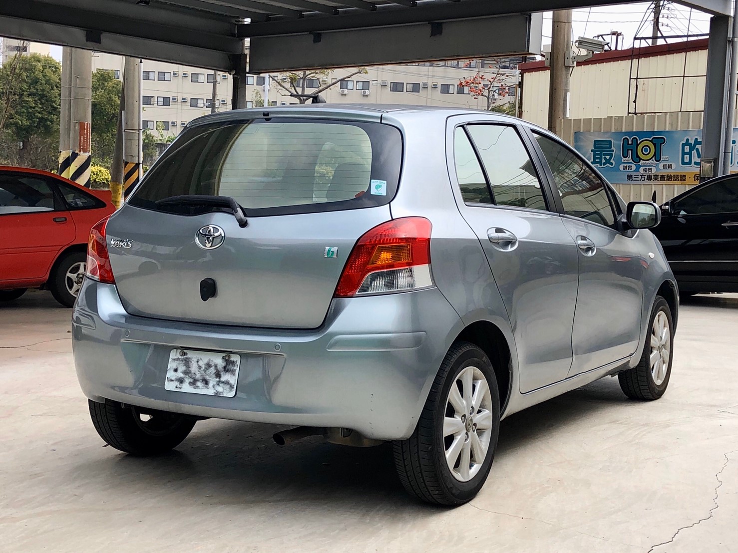 2011 Yaris G版／頂級／一手女用車／認證車／有保固／里程保證／實車實價保證！  第2張相片