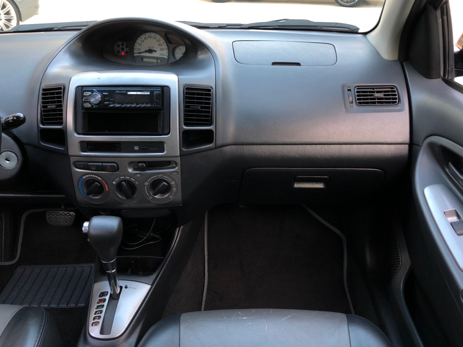 2005 Vios 1.5／一手女用車 ／里程保證13萬／認證車／黑內裝  第11張相片