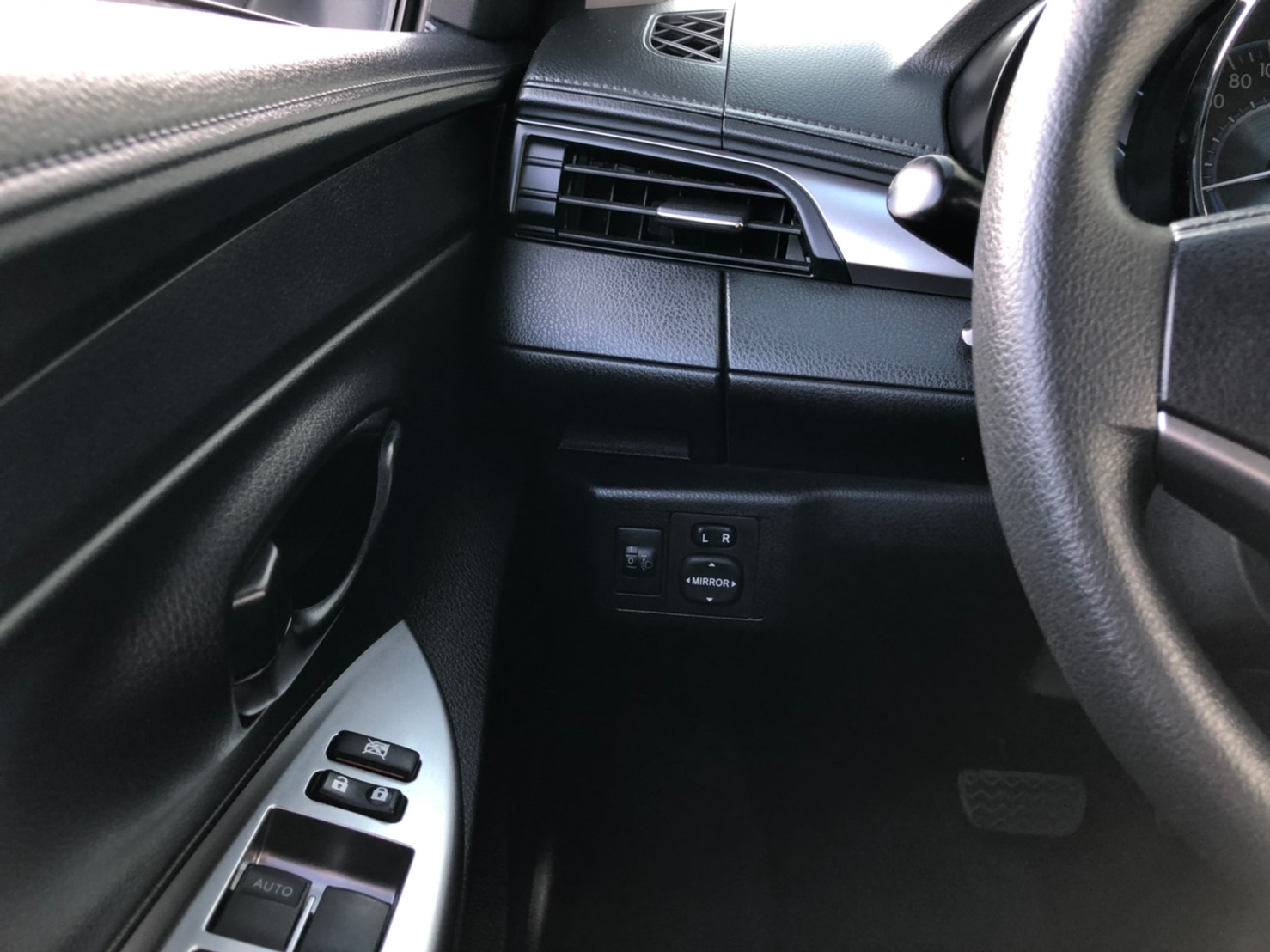 平價刊登保證！2014 Vios 1.5／一手女用車／里程實跑3萬／無事故  第9張相片