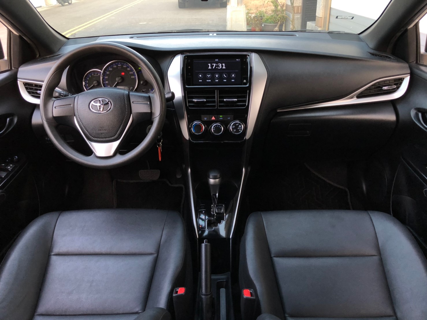 平價刊登保證！2019 Yaris 1.5／里程純跑2萬／認證車／有保固／實車實價保證  第3張相片
