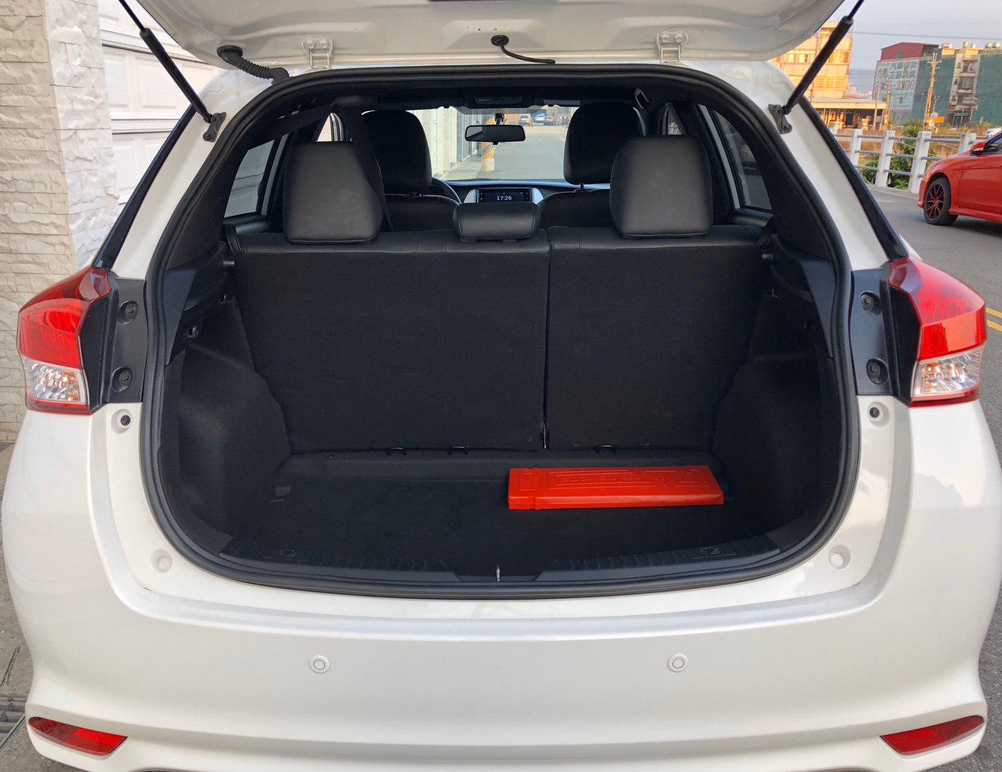 平價刊登保證！2019 Yaris 1.5／里程純跑2萬／認證車／有保固／實車實價保證  第13張相片