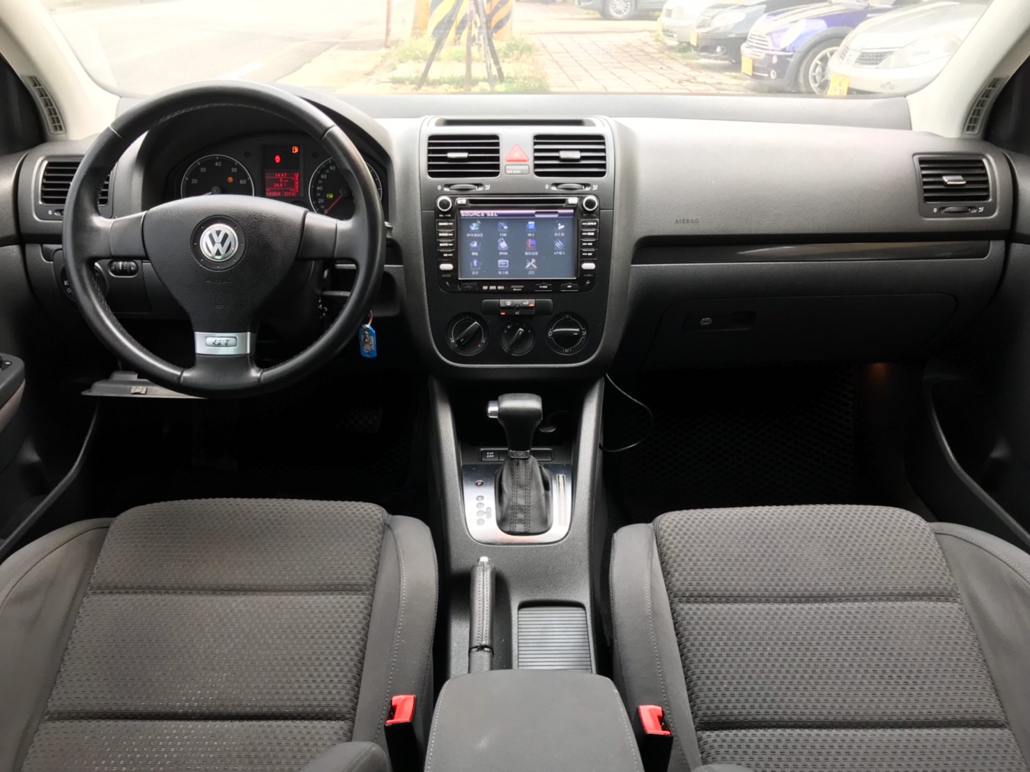2008 Golf Tsi 1.4／認證車／里程少跑14萬／渦輪雙增壓／10顆安全氣囊  第4張相片