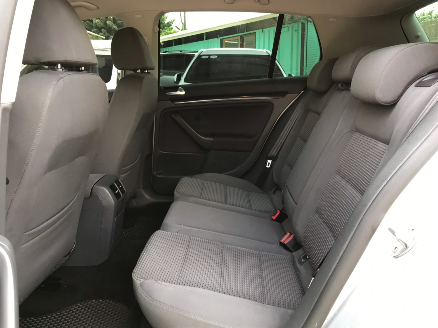 2008 Golf Tsi 1.4／認證車／里程少跑14萬／渦輪雙增壓／10顆安全氣囊  第6張相片