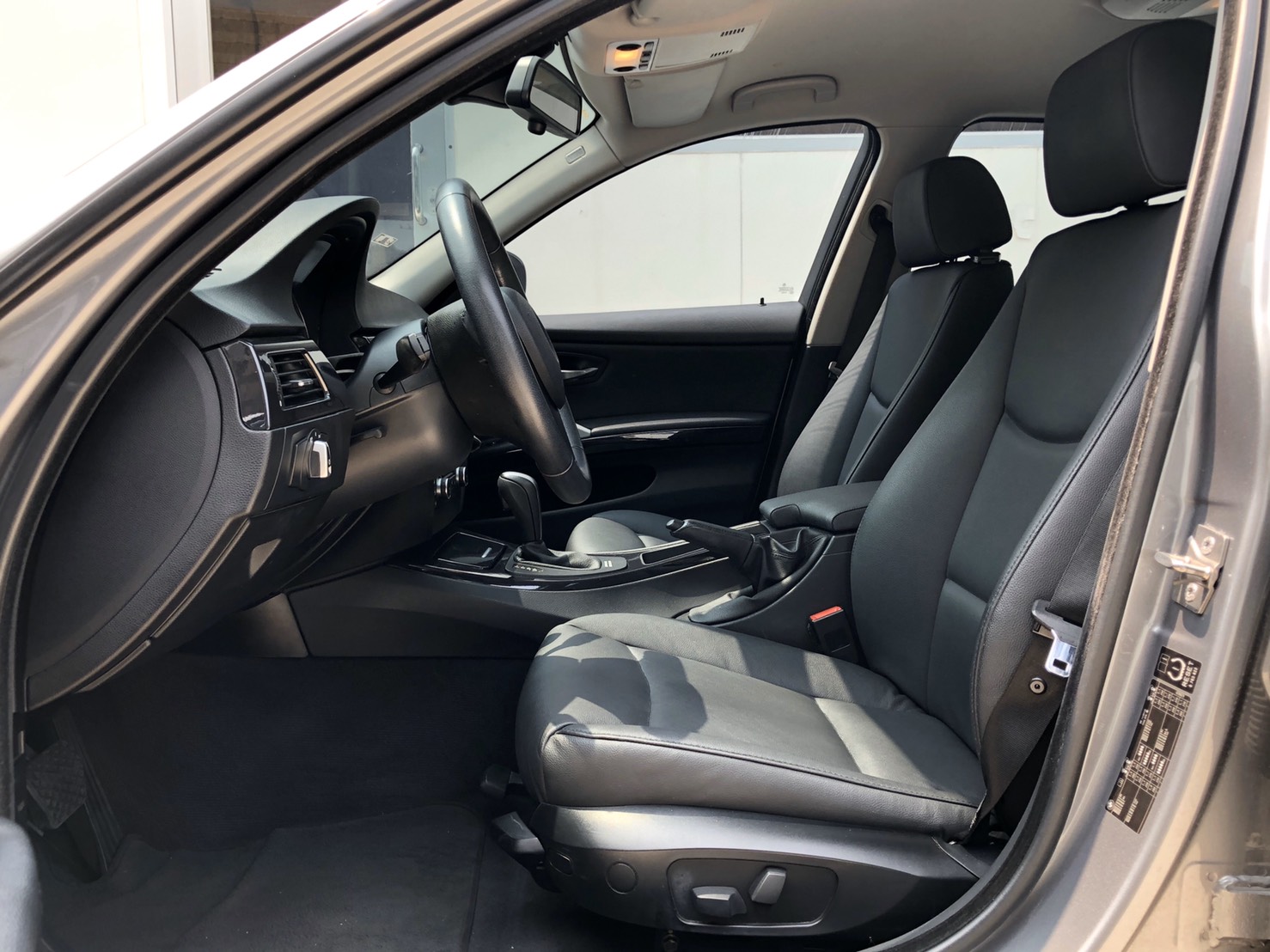 平價刊登保證！2009 BMW 320／LCI 小改款／一手老師的車／認證車／里程純跑12萬  第4張相片