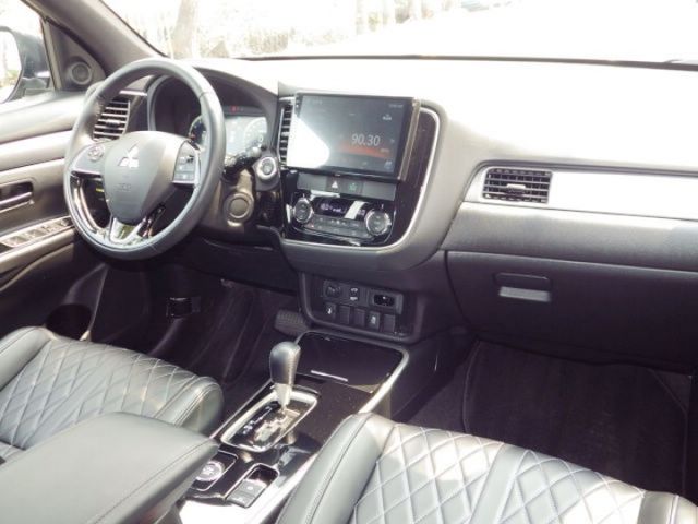 全新展示車 S-AWC旗艦型 4WD  LED頭燈 數位儀表板 ACC 車道偏移 主動煞車 盲點 電動椅 電尾門  第14張相片