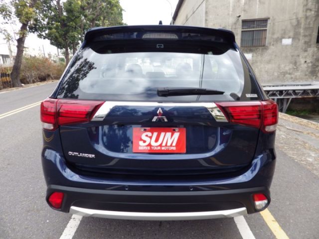 全新展示車 S-AWC旗艦型 4WD  LED頭燈 數位儀表板 ACC 車道偏移 主動煞車 盲點 電動椅 電尾門 可認證  第5張相片
