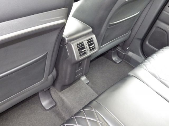全新展示車 S-AWC旗艦型 4WD  LED頭燈 數位儀表板 ACC 車道偏移 主動煞車 盲點 電動椅 電尾門 可認證  第15張相片