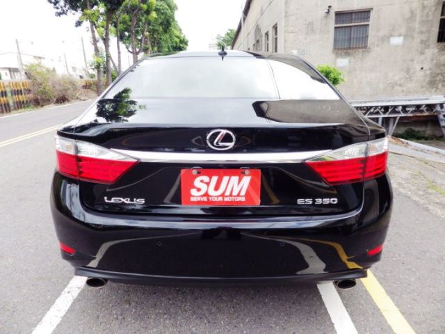 ES350 旗艦型 I KEY 摸門 全景天窗 LDWS/車道偏離警示系統  盲點 可認證  可全額貸款  第5張相片