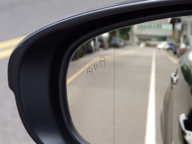 ES350 旗艦型 I KEY 摸門 全景天窗 LDWS/車道偏離警示系統  盲點 可認證  可全額貸款  第6張相片