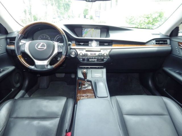 ES350 旗艦型 I KEY 摸門 全景天窗 LDWS/車道偏離警示系統  盲點 可認證  可全額貸款  第8張相片