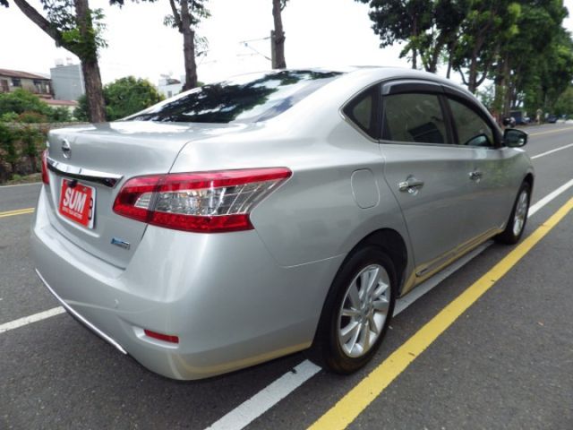 福利車 I KEY 定速 安卓機 雙區恆溫  倒車影像 可認證 可全額貸款  第4張相片