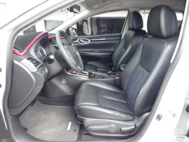 福利車 I KEY 定速 安卓機 雙區恆溫  倒車影像 可認證 可全額貸款  第13張相片