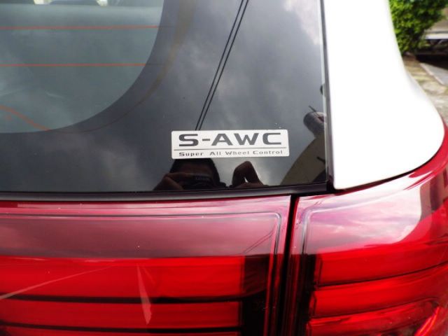 全新展示車 S-AWC旗艦型 4WD LED頭燈 數位儀表板 ACC 車道偏移 主動煞車 盲點 電動椅 電尾門 可認證  第6張相片