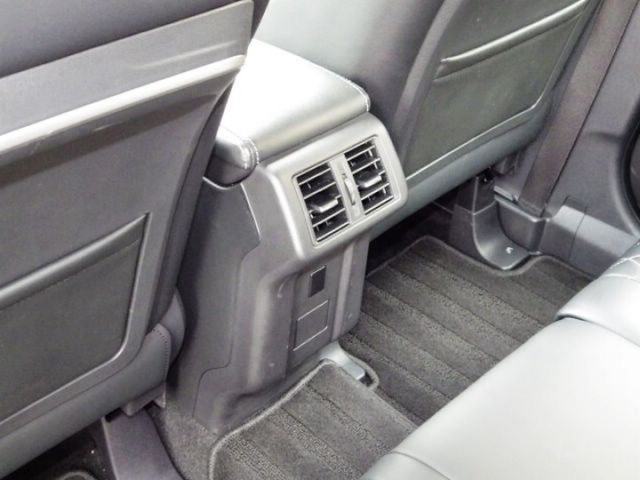 全新展示車 S-AWC旗艦型 4WD LED頭燈 數位儀表板 ACC 車道偏移 主動煞車 盲點 電動椅 電尾門 可認證  第14張相片
